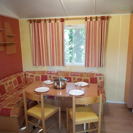 Camping Les Rives Du Ceou